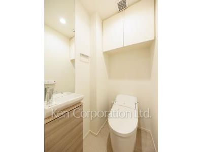 Lavatory ※Photo of the same layout on 6 floor. Decoration and fixture may differ.