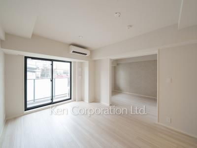 Living-Dining ※Photo of the same layout on 2 floor. Decoration and fixture may differ.