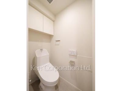 Lavatory ※Photo of the same layout on 2 floor. Decoration and fixture may differ.