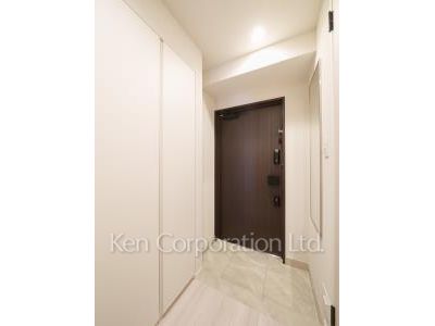 Entrance ※Photo of the same layout on 2 floor. Decoration and fixture may differ.