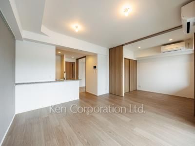 Living-Dining ※Photo of the same layout on 7 floor. Decoration and fixture may differ.