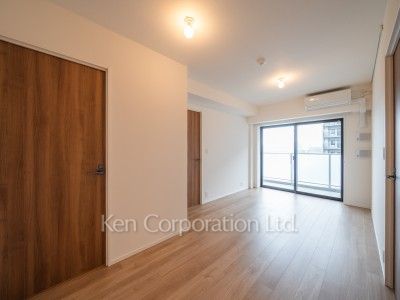 Living-Dining ※Photo of the same layout on 9 floor. Decoration and fixture may differ.