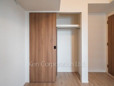 Closet ※Photo of the same layout on 9 floor. Decoration and fixture may differ.