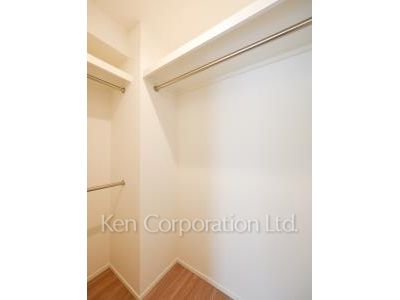Walk-In Closet ※Photo of the same layout on 2 floor. Decoration and fixture may differ.