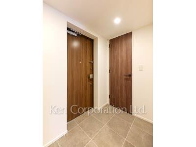 Entrance ※Photo of the same layout on 2 floor. Decoration and fixture may differ.