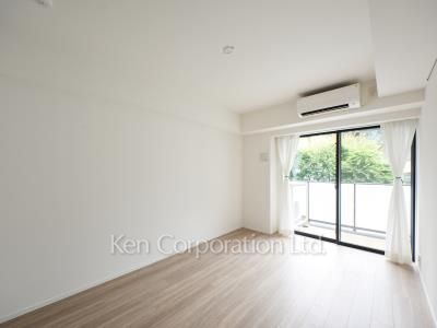 Bedroom ※Photo of the same layout on 2 floor. Decoration and fixture may differ.