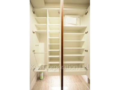 Shoes Closet