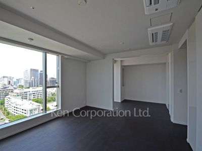 Living-Dining ※Photo of the same layout on 18 floor. Decoration and fixture may differ.