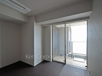 Bedroom ※Photo of the same layout on 18 floor. Decoration and fixture may differ.