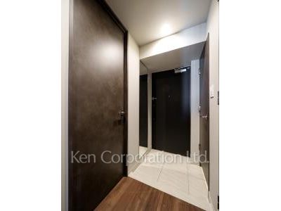Entrance ※Photo of the same layout on 4 floor. Decoration and fixture may differ.