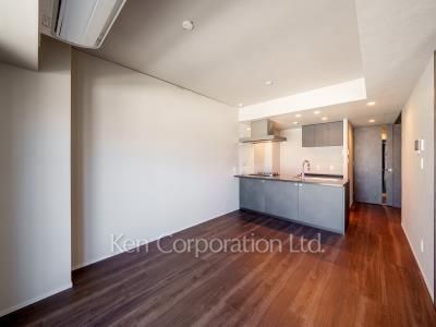 Living-Dining ※Photo of the same layout on 4 floor. Decoration and fixture may differ.