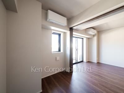 Bedroom ※Photo of the same layout on 4 floor. Decoration and fixture may differ.