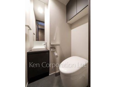 Lavatory ※Photo of the same layout on 4 floor. Decoration and fixture may differ.