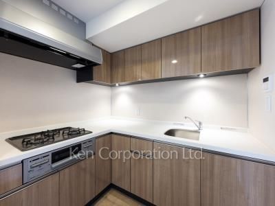 Kitchen ※Photo of the same layout on 2 floor. Decoration and fixture may differ.