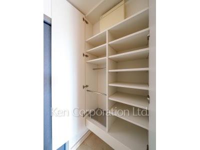 Shoes Closet