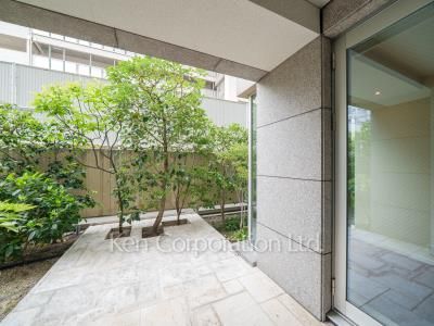 Private yard/Garden
