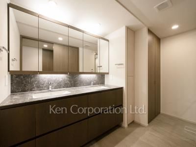 Powder Room