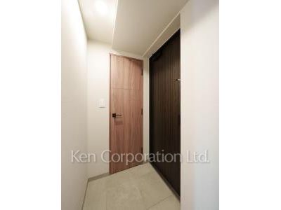 Entrance ※Photo of the same layout on 6 floor. Decoration and fixture may differ.