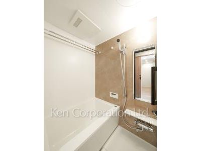 Bath ※Photo of the same layout on 6 floor. Decoration and fixture may differ.