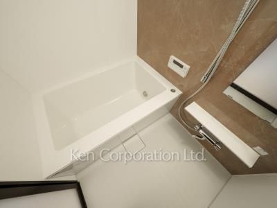 Bath ※Photo of the same layout on 6 floor. Decoration and fixture may differ.