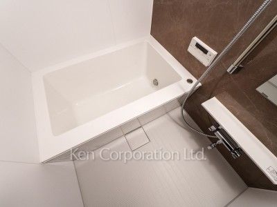 Bath ※Photo of the same layout on 13 floor. Decoration and fixture may differ.