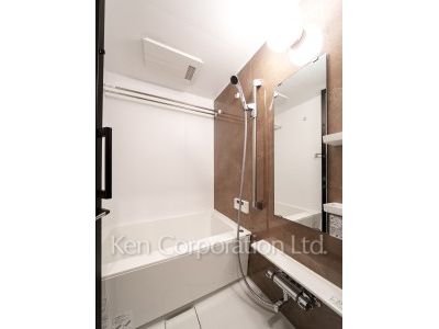 Bath ※Photo of the same layout on 13 floor. Decoration and fixture may differ.