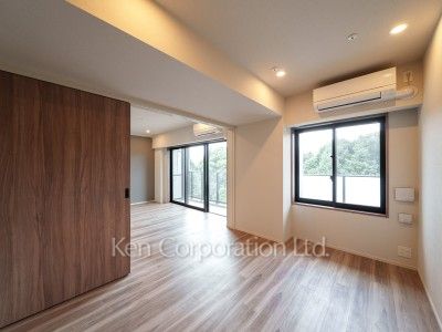 Bedroom ※Photo of the same layout on 5 floor. Decoration and fixture may differ.