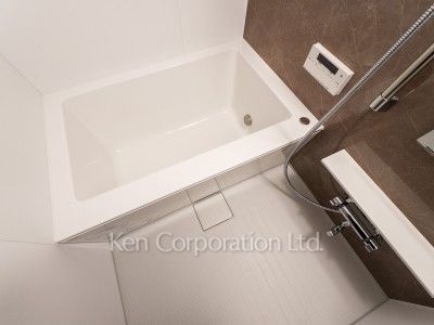 Bath ※Photo of the same layout on 5 floor. Decoration and fixture may differ.
