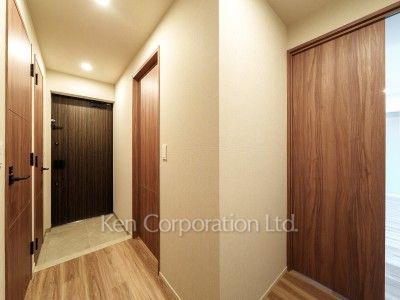 Entrance ※Photo of the same layout on 12 floor. Decoration and fixture may differ.