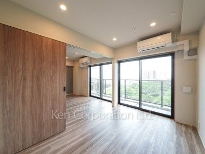 Bedroom ※Photo of the same layout on 12 floor. Decoration and fixture may differ.