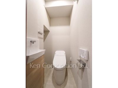 Lavatory ※Photo of the same layout on 12 floor. Decoration and fixture may differ.