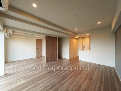 Living-Dining ※Photo of the same layout on 12 floor. Decoration and fixture may differ.