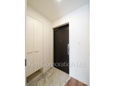 Entrance (Showroom)