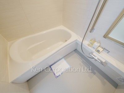 Bath (Showroom)