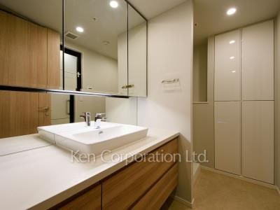 Powder Room