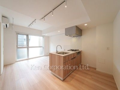 Living-Dining ※Photo of the same layout on 3 floor. Decoration and fixture may differ.