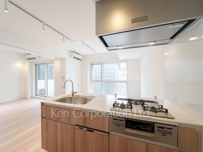 Kitchen ※Photo of the same layout on 3 floor. Decoration and fixture may differ.