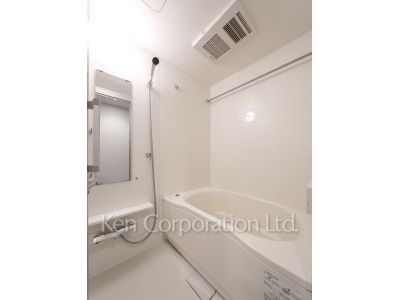 Bath ※Photo of the same layout on 3 floor. Decoration and fixture may differ.