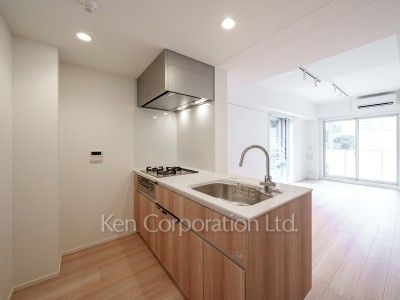 Kitchen ※Photo of the same layout on 3 floor. Decoration and fixture may differ.