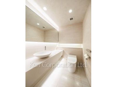 Lavatory ※Photo of the same layout on 3 floor. Decoration and fixture may differ.