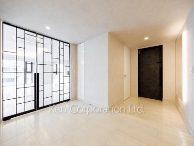 Entrance ※Photo of the same layout on 3 floor. Decoration and fixture may differ.