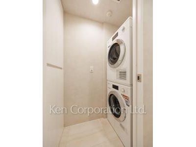 Laundry Room ※Photo of the same layout on 3 floor. Decoration and fixture may differ.