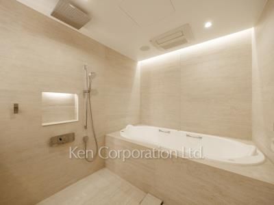 Bath ※Photo of the same layout on 3 floor. Decoration and fixture may differ.