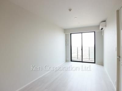 Living-Dining ※Photo of the same layout on 45 floor. Decoration and fixture may differ.