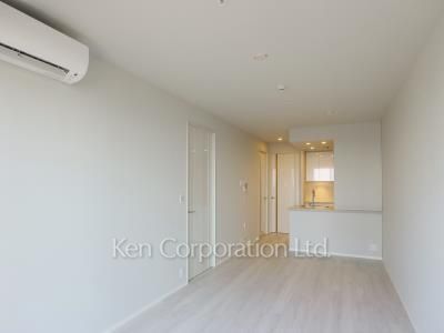 Living-Dining ※Photo of the same layout on 45 floor. Decoration and fixture may differ.