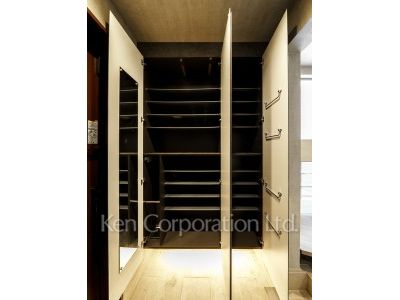 Shoes Closet
