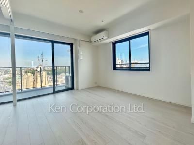 Living-Dining ※Photo of the same layout on 13 floor. Decoration and fixture may differ.