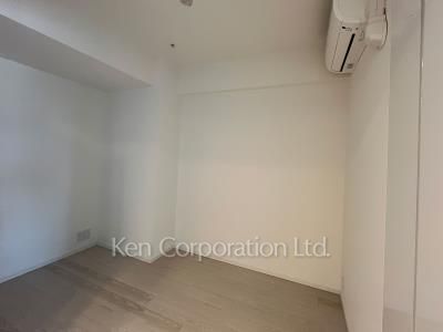 Bedroom ※Photo of the same layout on 13 floor. Decoration and fixture may differ.