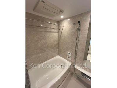 Bath ※Photo of the same layout on 13 floor. Decoration and fixture may differ.