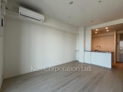 Living-Dining ※Photo of the same layout on 13 floor. Decoration and fixture may differ.
